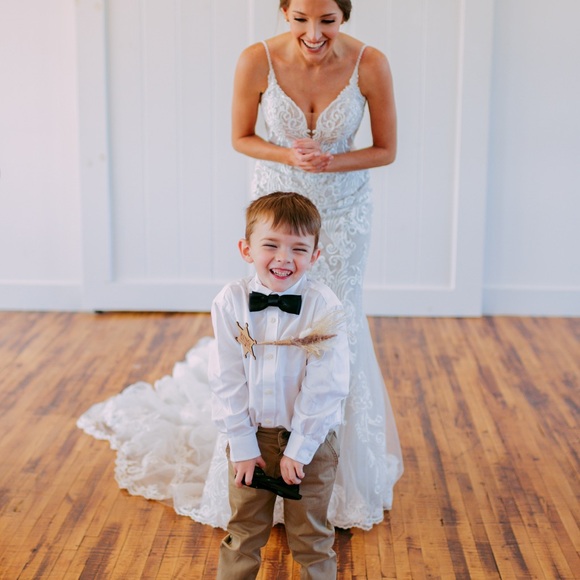 MEET YOUR POSHER - Picture 2 of 2